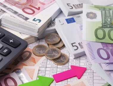 Η κυβέρνηση προσπαθεί μάταια να σωθεί: Φέρνει ρύθμιση 120 δόσεων για μισθωτούς αφού πρώτα τους τρέλανε στους φόρους